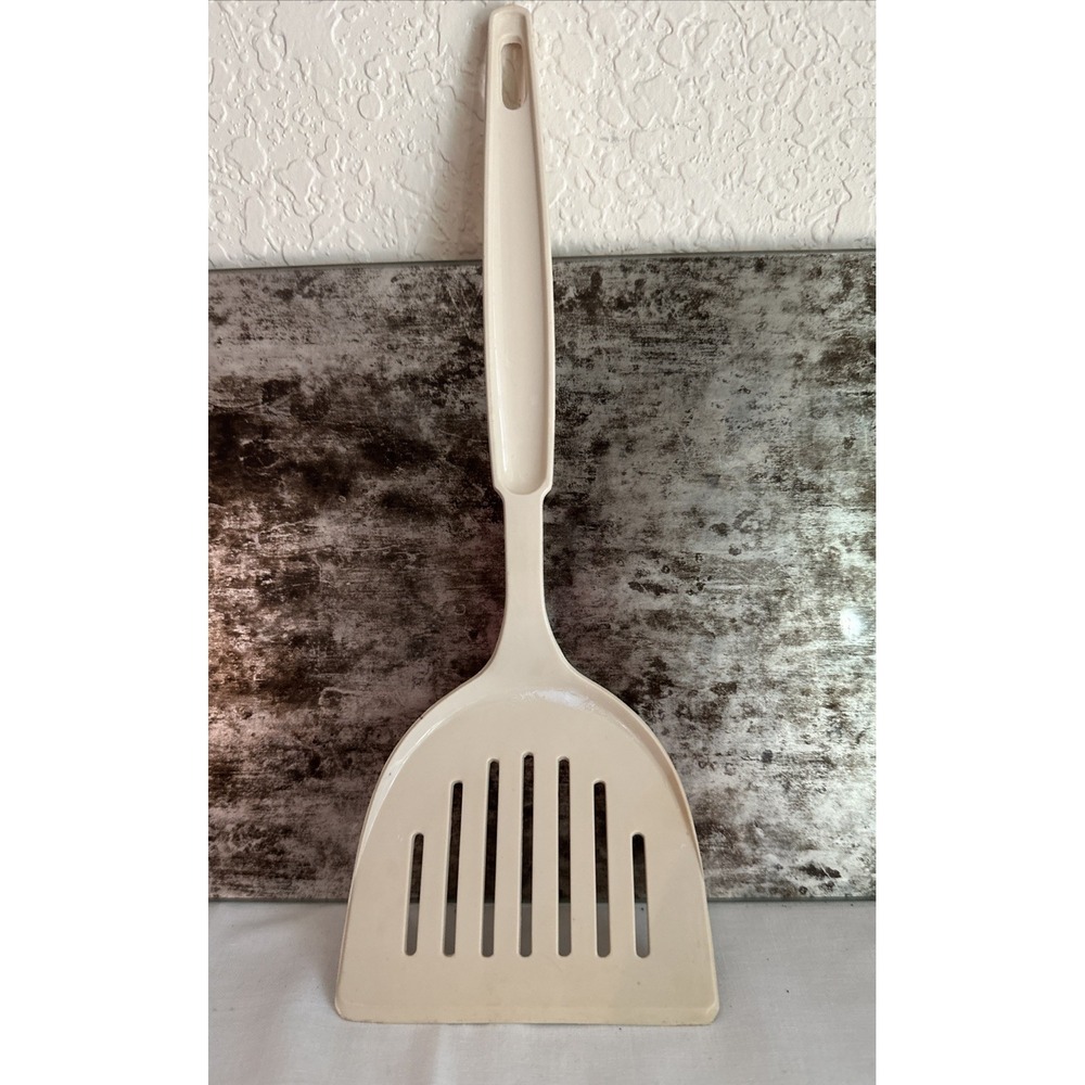 Vintage EKCO Nylon Turner‎ wide short Spatula Beige